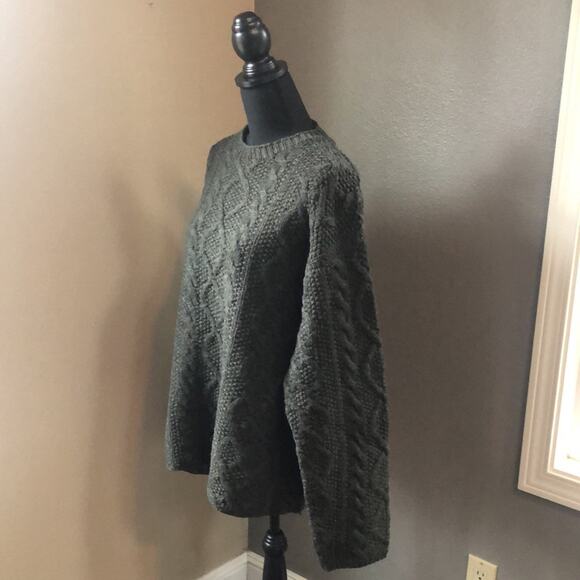 Vintage J. Crew wool cable knit oversized sweater - Picture 2 of 8